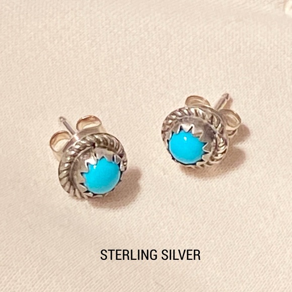 Zuni Serena Sanchez Sterling Silver & Turquoise Petit Snake Eye Post Earrings - Picture 2 of 9